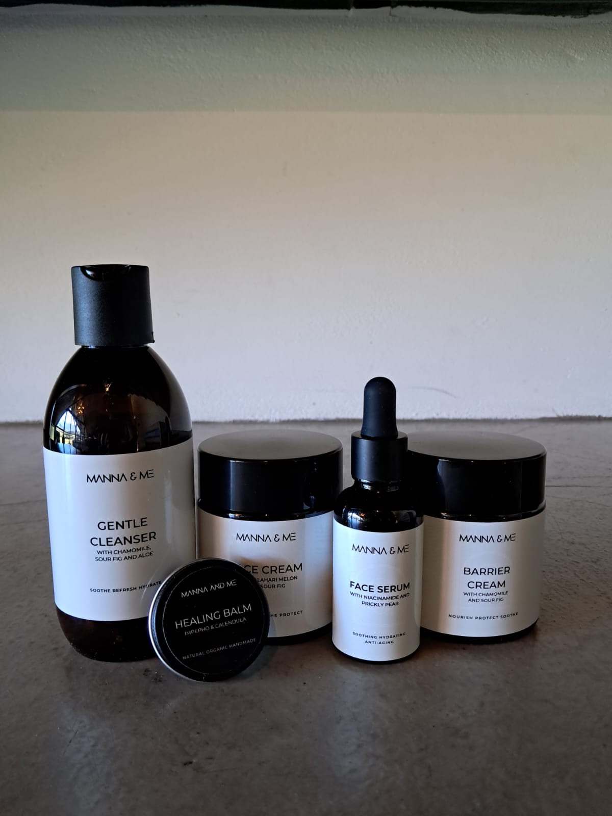 Manna and Me Soothing Face Cream enriched with Devil's Claw and Sour Fig for sensitive skin barrier hydration.